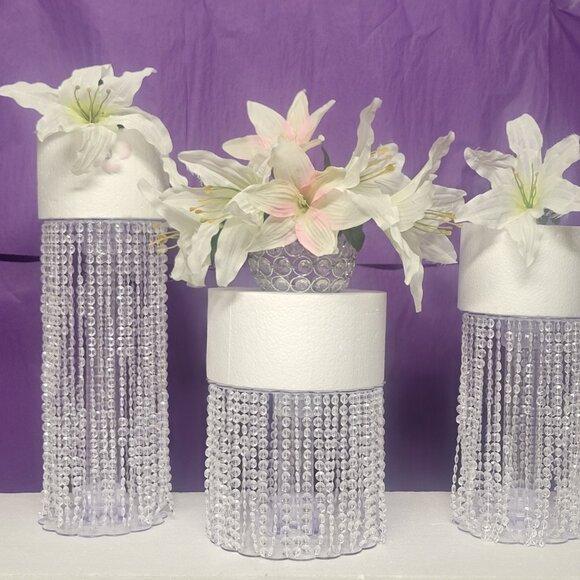 Set of 3 Round Deluxe Teardrop Acrylic Crystal Cake Stand with LED Light - Picture 1 of 11